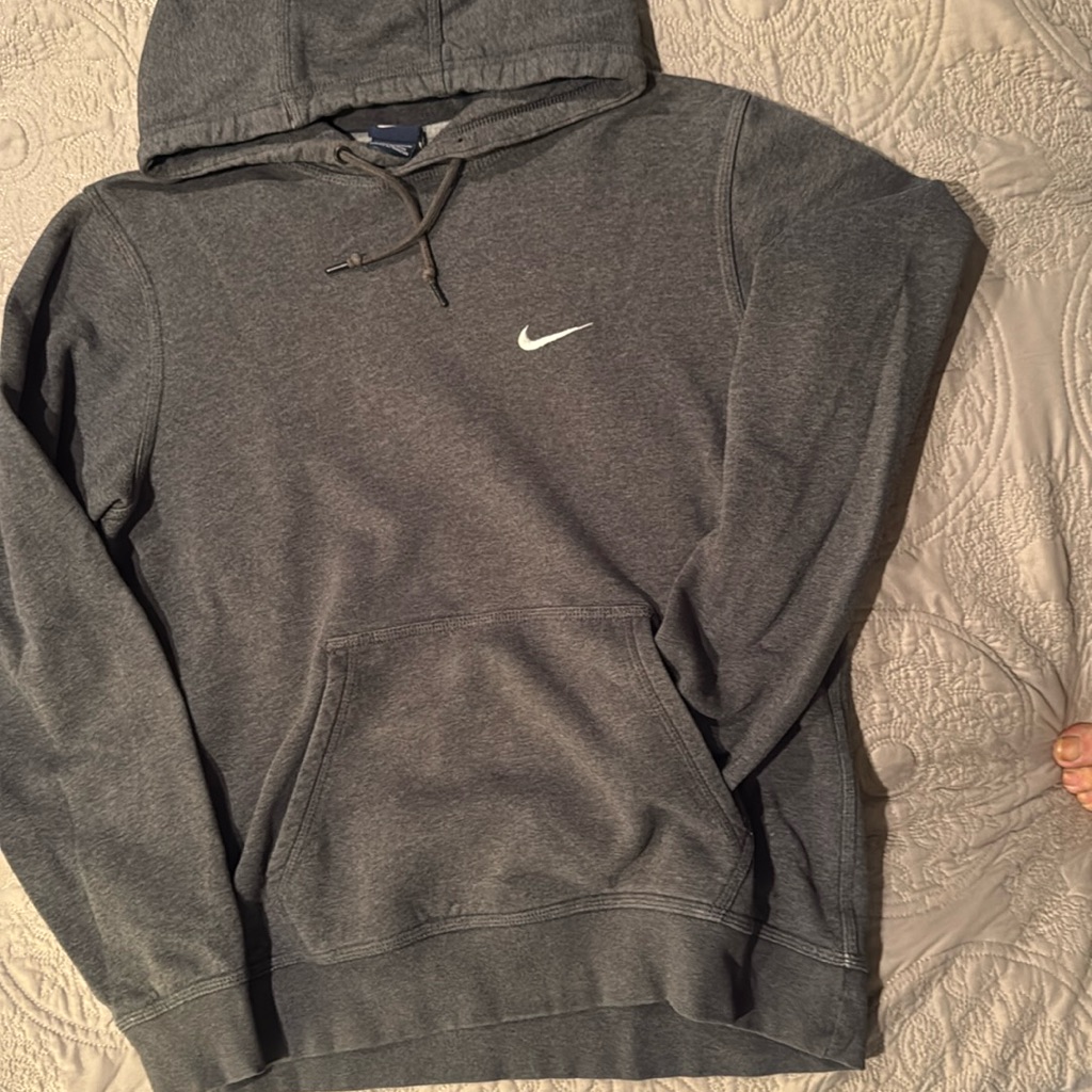 Nike Hooded Sweatshirt. Size Medium. Great Condition